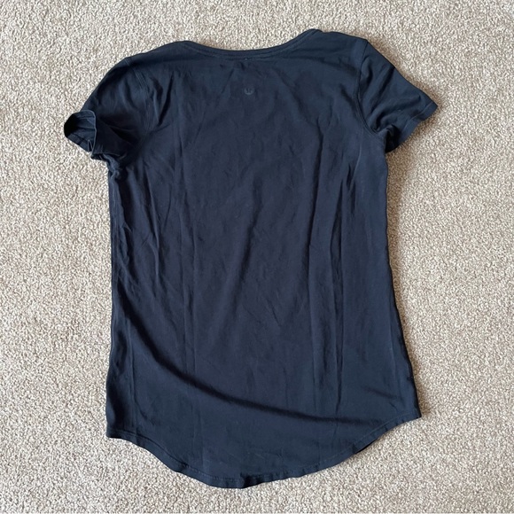 Lululemon Tshirt - Picture 2 of 4